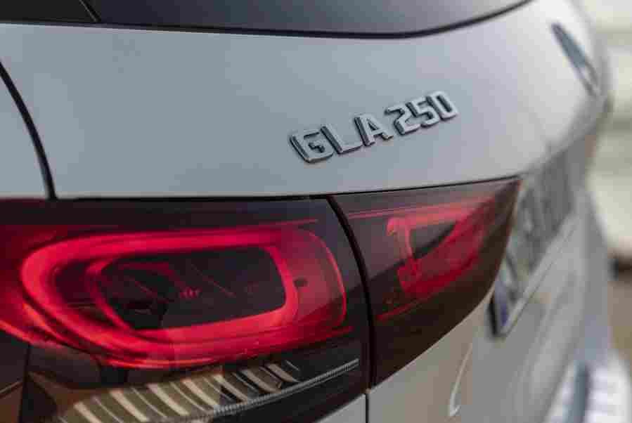 MERCEDES BENZ GLA 6718 76 Car A4 Photo Print