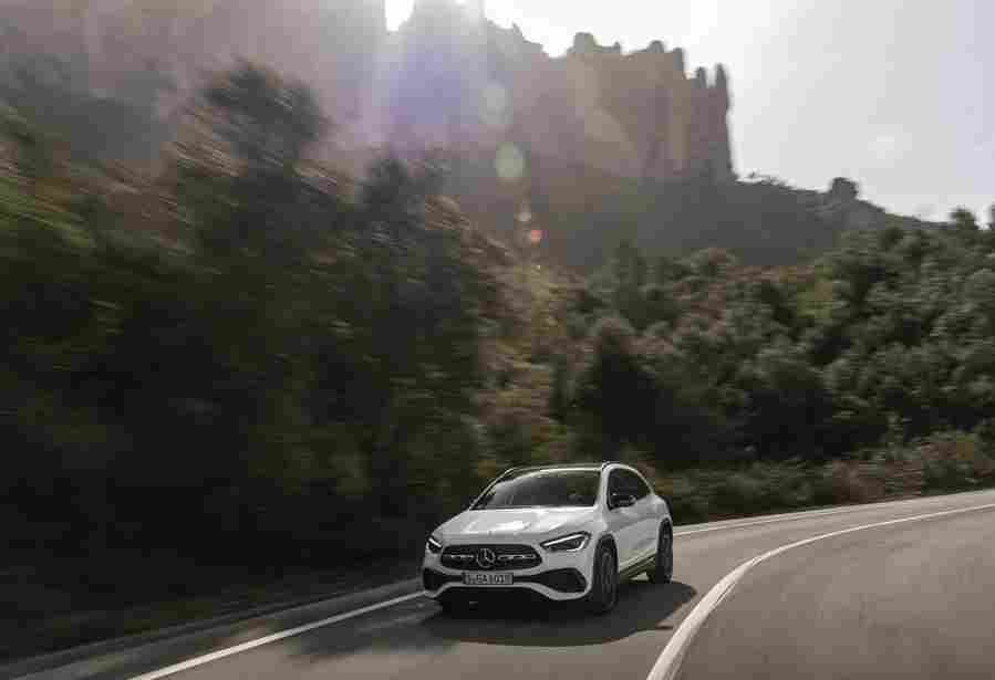 MERCEDES BENZ GLA 6718 79 Car A4 Photo Print