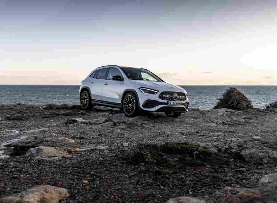 MERCEDES BENZ GLA 6718 84 Car A4 Photo Print