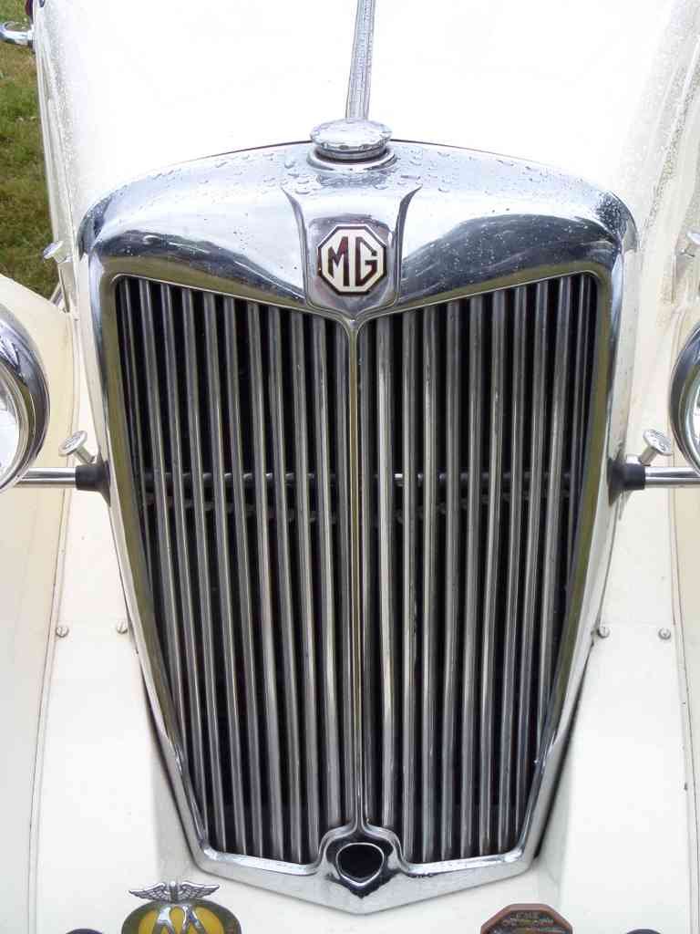 MG Bonnet 2430 Grille A4 Photo Print