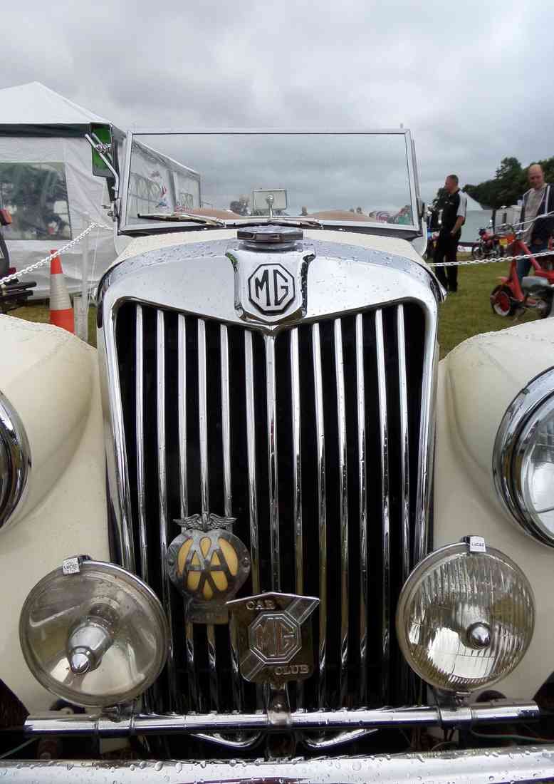 MG Bonnet 2451 Grille Real A4 Photo Print