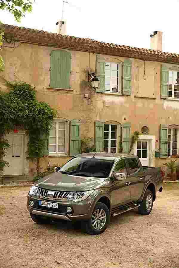 MITSUBISHI L200 Double Cab 5487 65 Car A4 Photo Print