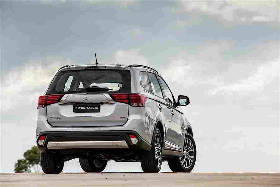 MITSUBISHI Outlander 5404 70 Car A4 Photo Print