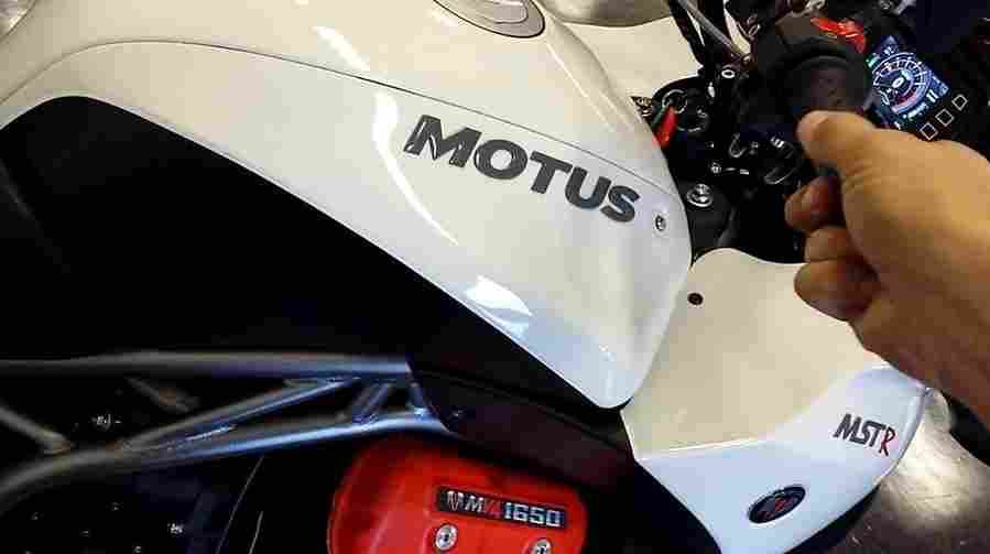 MOTUS MSTR 1650 13068 5 Car A4 Photo Print
