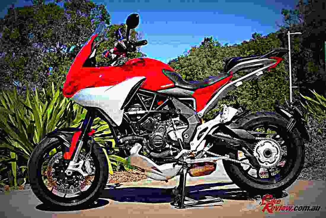 MV Agusta Turismo Veloce 800 Lusso 2017 3 motorbike A4 Photo Print