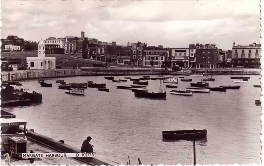 Margate Harbour D10277b Vintage A4 Photo Print