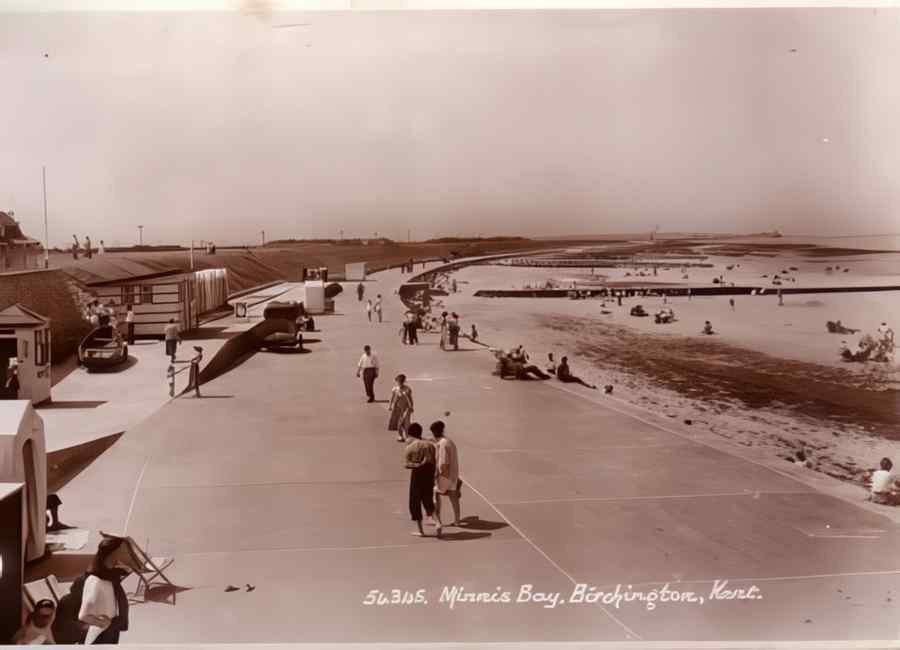 Margate Minnis Bay Beach Huts Vintage A4 Photo Print