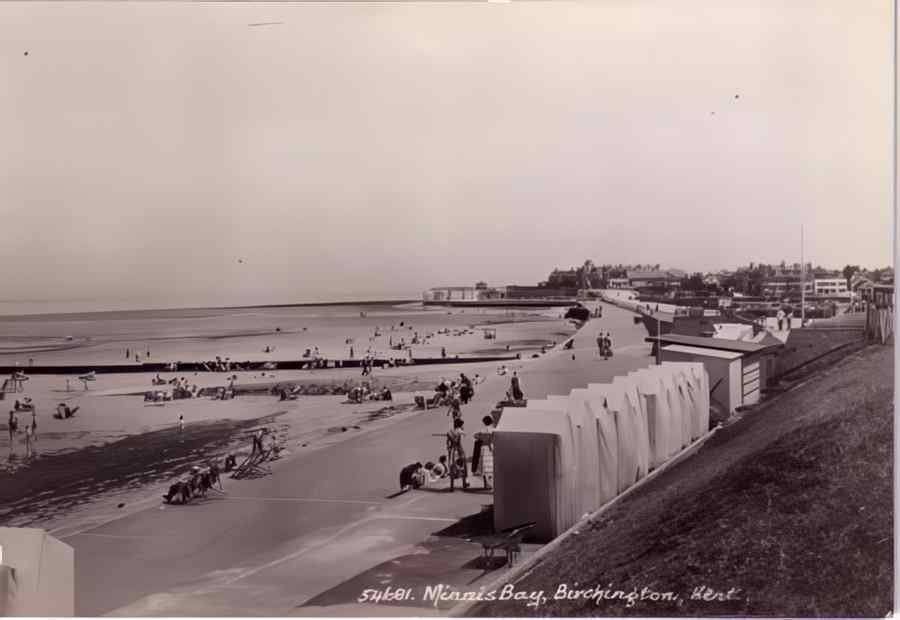 Margate Minnis Bay Huts Vintage A4 Photo Print