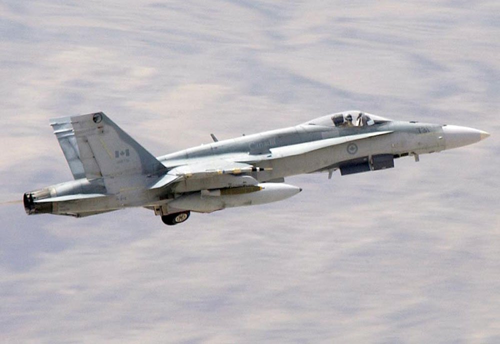 Mcdonnell Douglas Cf18 Hornet Multirole Fighter Royal Canadian Air Force 17 A4 Photo Print