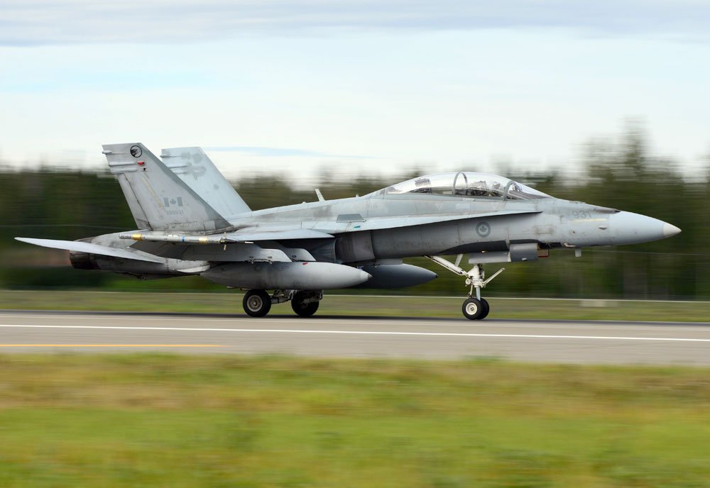 Mcdonnell Douglas Cf18 Hornet Multirole Fighter Royal Canadian Air Force 22 A4 Photo Print