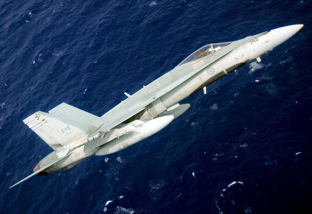 Mcdonnell Douglas Cf18 Hornet Multirole Fighter Royal Canadian Air Force 7 A4 Photo Print