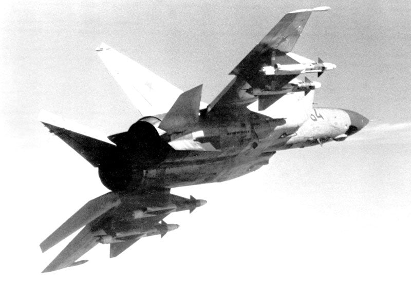 Mikoyan Gurevich Mig25 Foxbat 10 A4 Photo Print