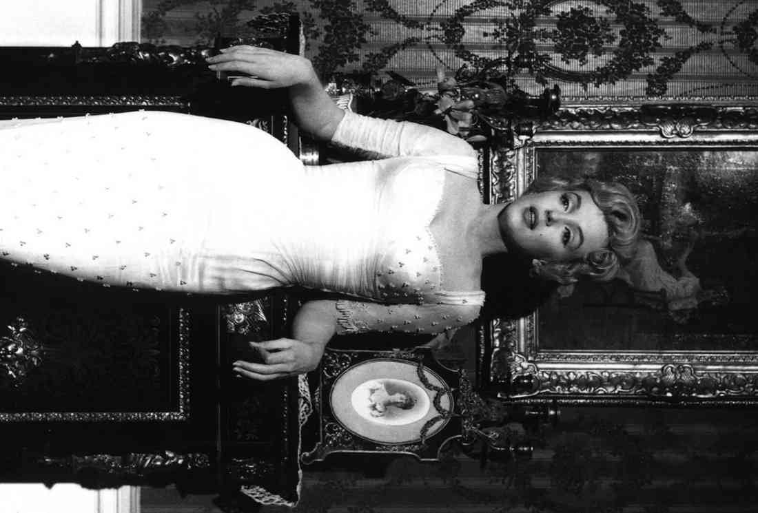 Monroe Marilyn Prince and the Showgirl The 01 A4 Photo Print