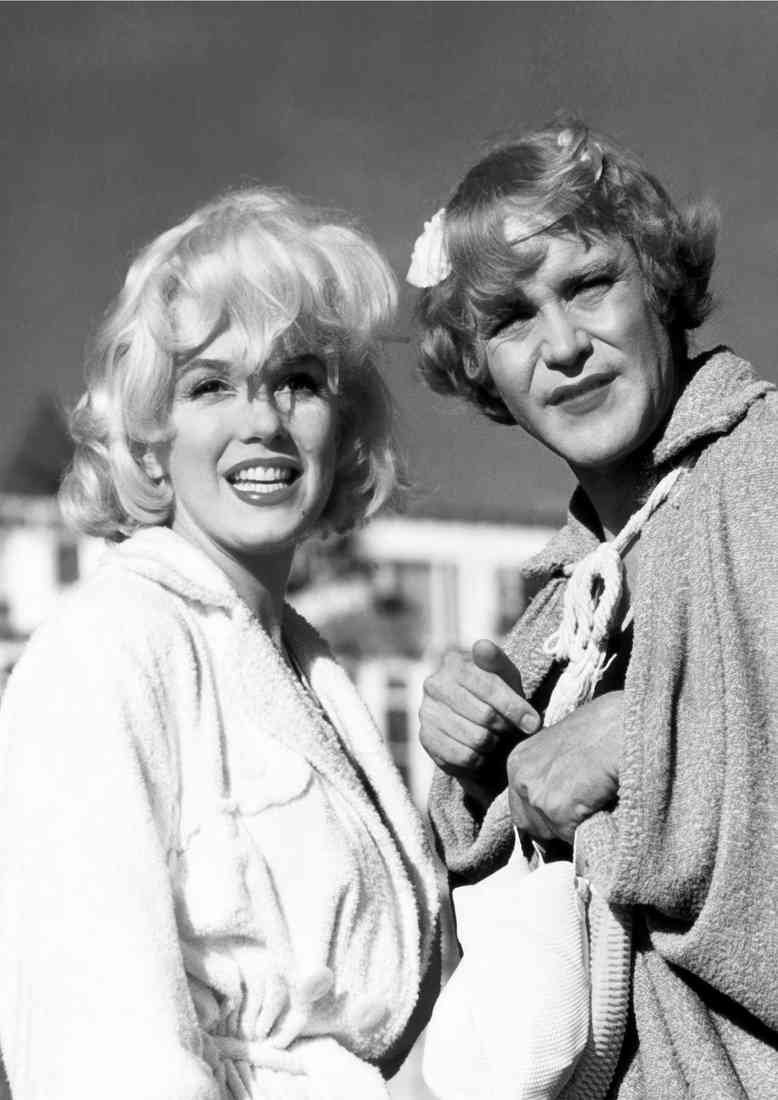 Monroe Marilyn Some Like it Hot 3 BW A4 Photo Print
