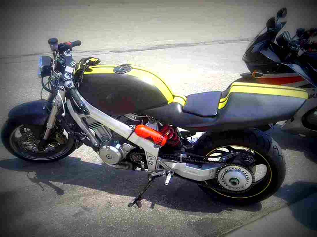 Moto Guzzi 650 GT 1989 4 motorbike A4 Photo Print