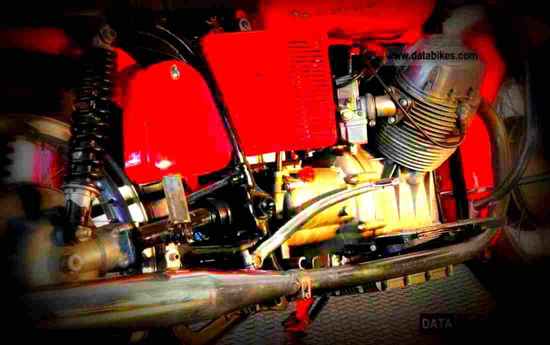 Moto Guzzi V7 1970 3 motorbike A4 Photo Print