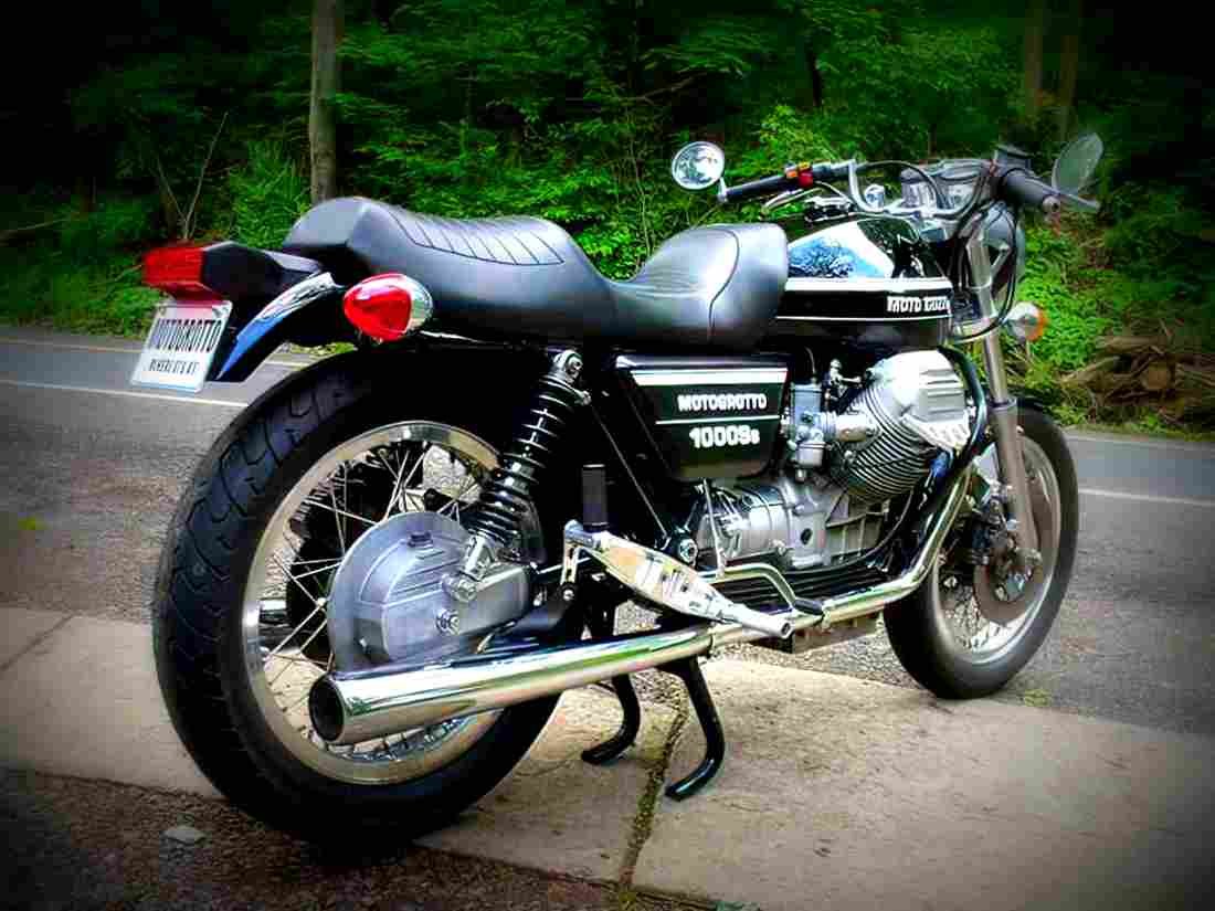 Moto Guzzi V7 1970 6 motorbike A4 Photo Print