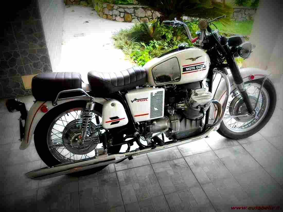 Moto Guzzi V7 750cc 6 motorbike A4 Photo Print