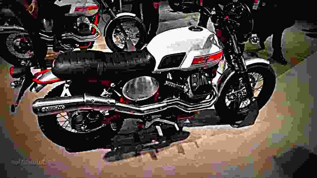 Moto Guzzi V7 II Stornello 2017 1 motorbike A4 Photo Print