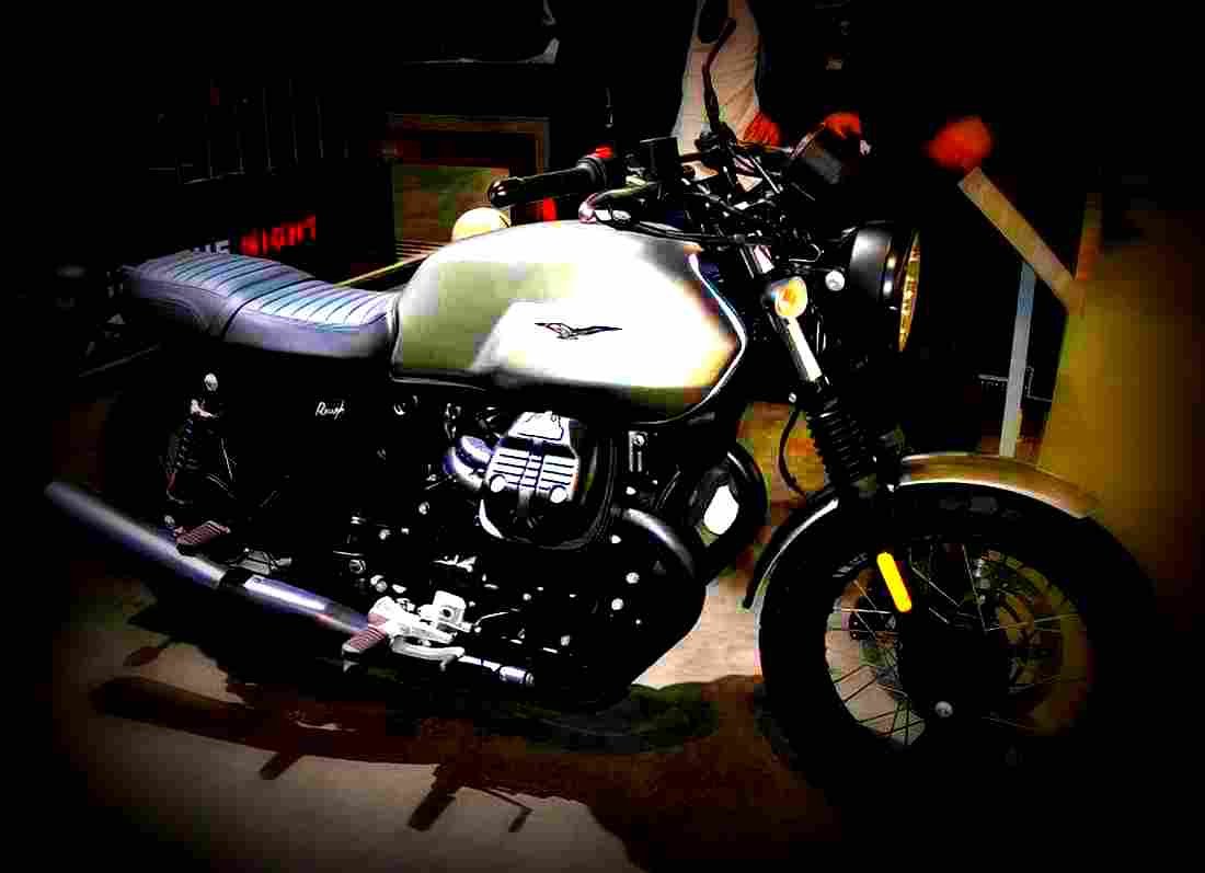 Moto Guzzi V7 III Rough 2018 4 motorbike A4 Photo Print
