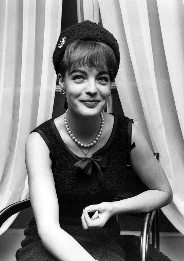 New Schneider Romy 02 A4 Photo Print