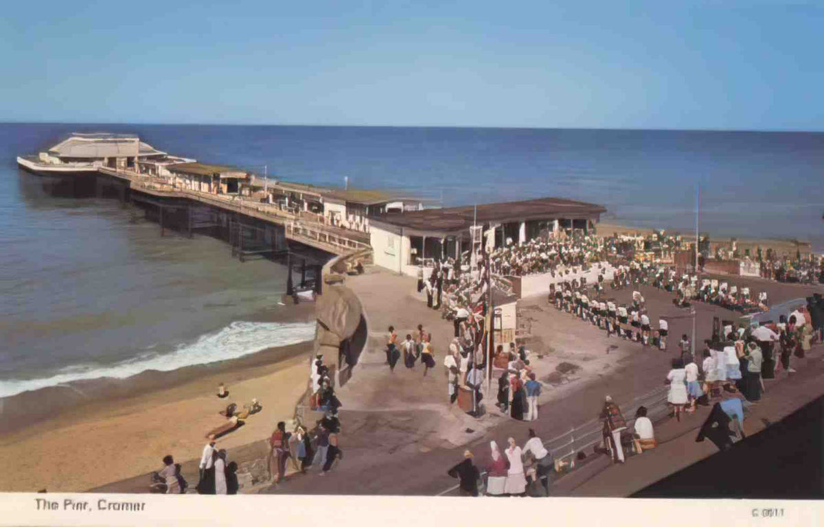Norfolk Cromer The Pier Vintage A4 Photo Print