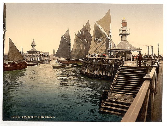 Pier head II Lowestoft Vintage A4 Photo Print