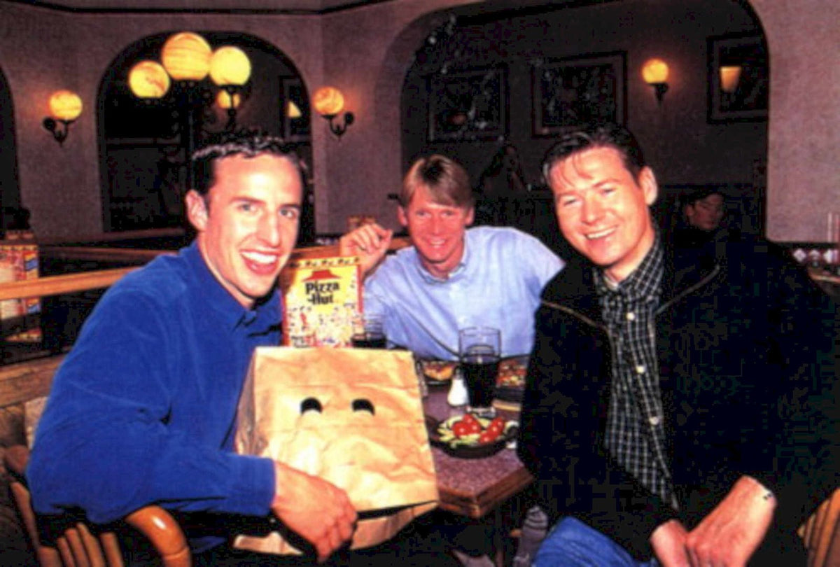 Pizza Hut Men 1990s Vintage Retro Advert