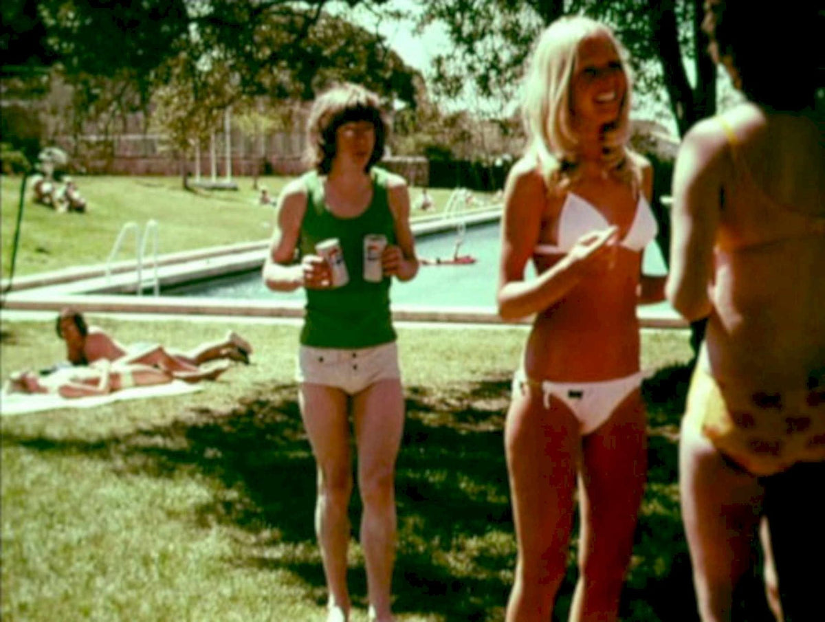 Poolside Summer People 1970s Vintage Retro Advert