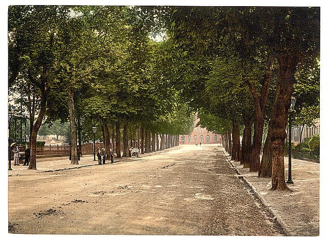 Promenade looking towards Queens Hotel Cheltenham Vintage A4 Photo Print