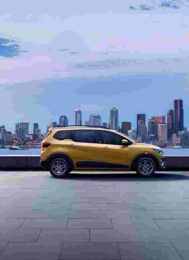 RENAULT Triber 6604 41 Car A4 Photo Print