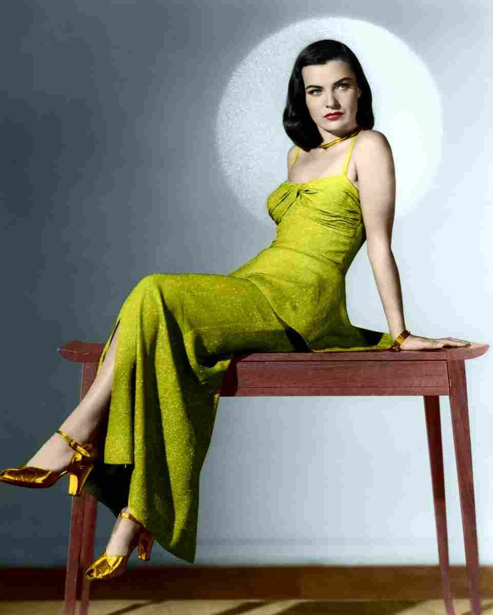 Raines Ella 3C film star poster A4 Photo Print