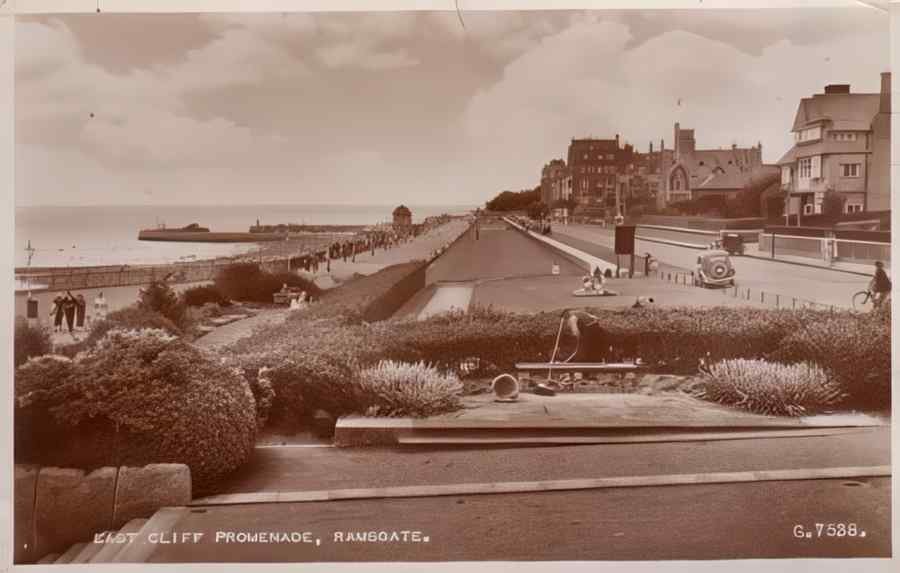 Ramsgate East Cliff Prom 1957 Vintage A4 Photo Print