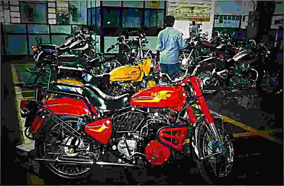 Royal Enfield Diesel Taurus 2000 5 motorbike A4 Photo Print