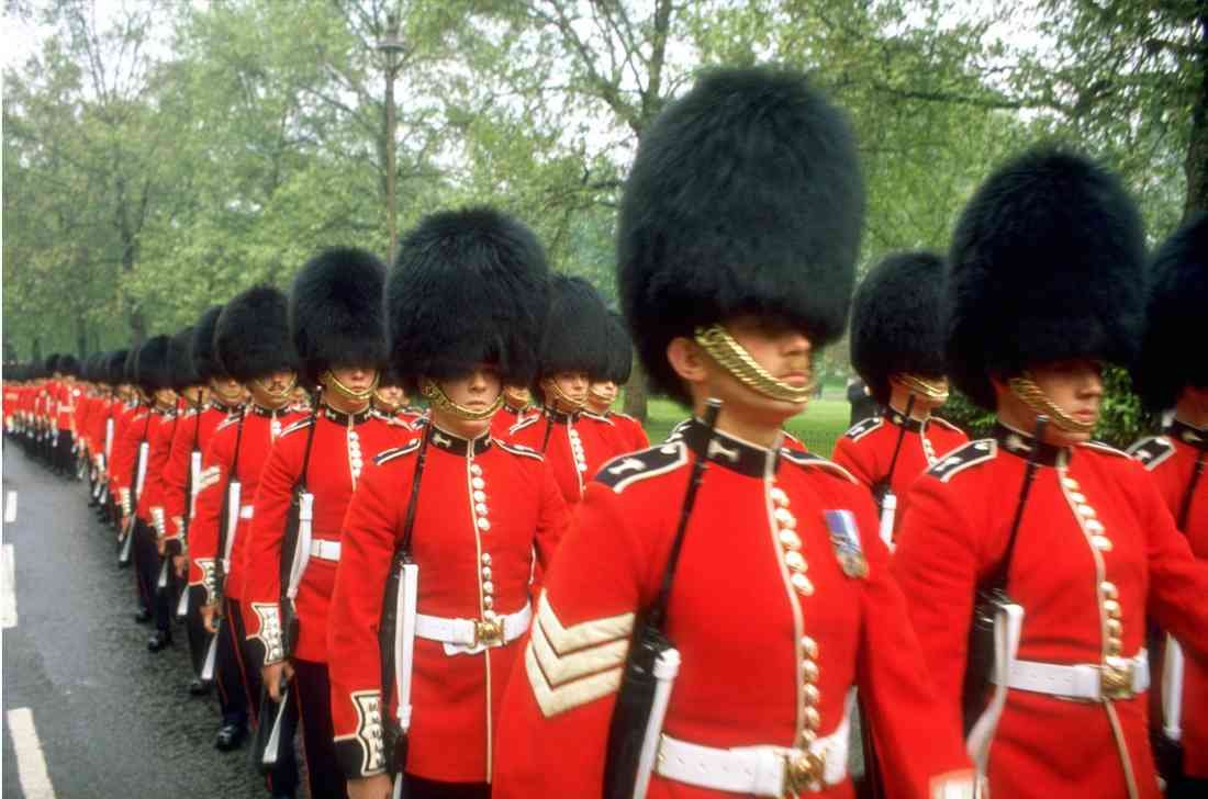 Royal Family UK GB England 165058 Welsh Guardsmen A4 Photo Print 2