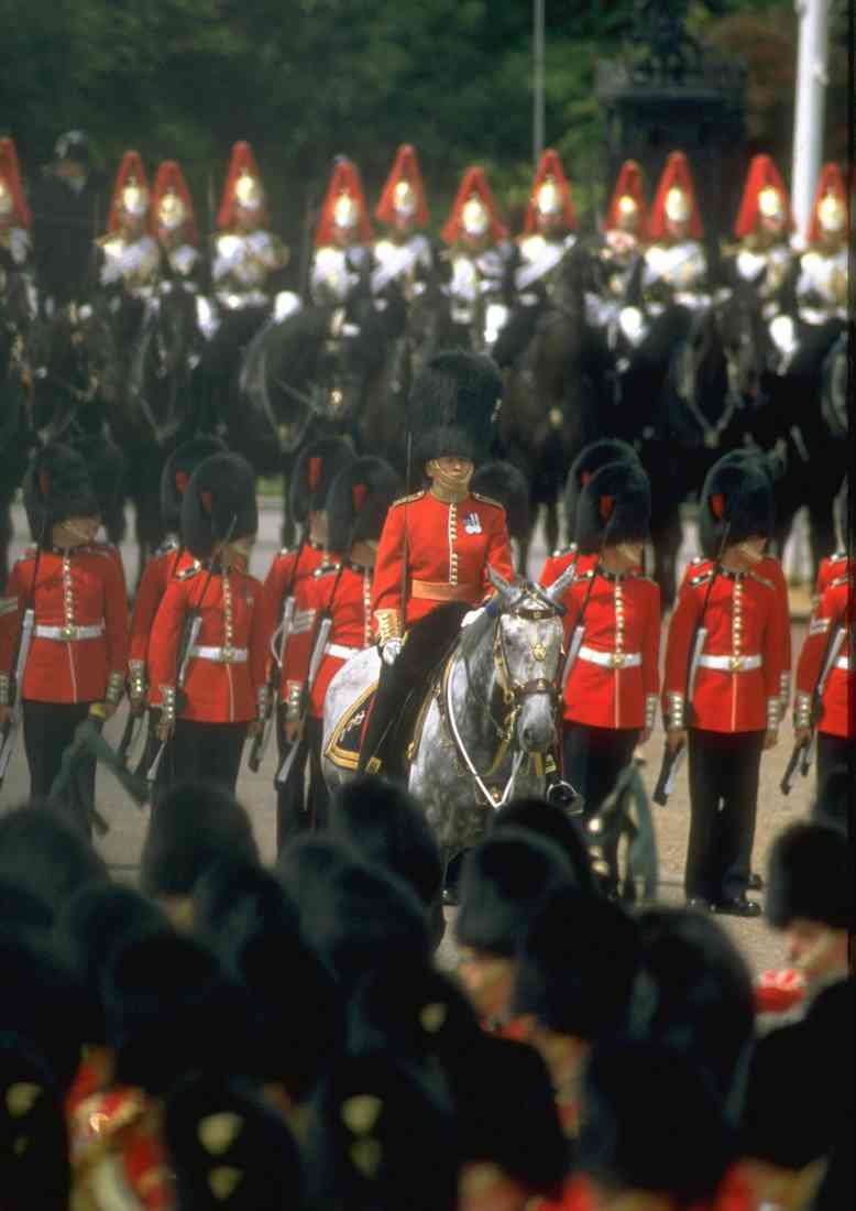 Royal Family UK GB England 165078 Parade Commander Troops And Household Cavalry A4 Photo Print