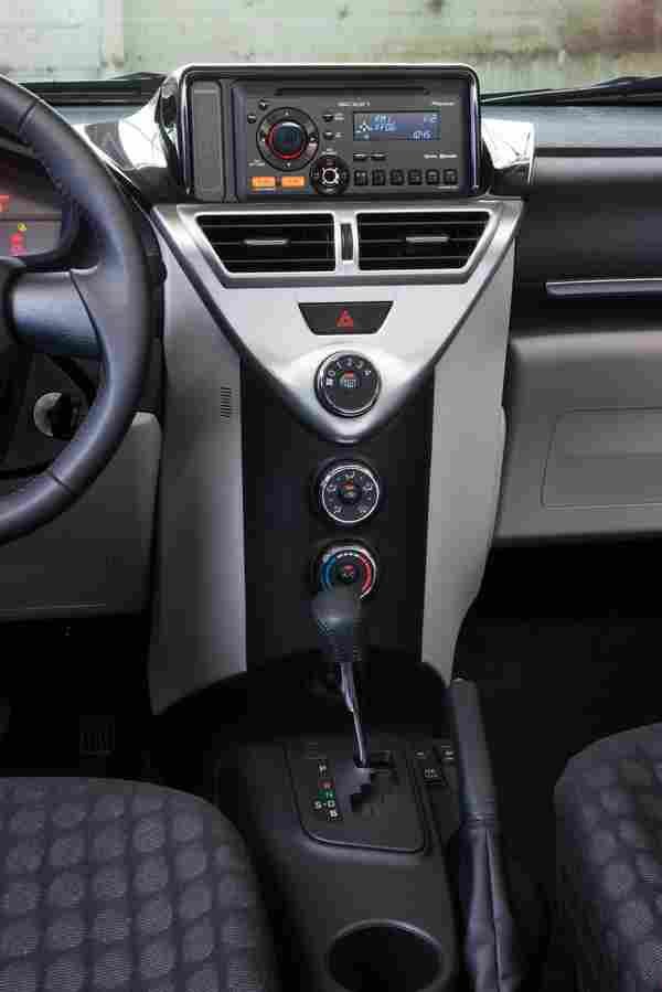 SCION iQ 4866 11 Car A4 Photo Print
