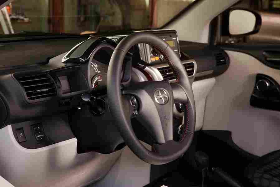 SCION iQ 4866 17 Car A4 Photo Print