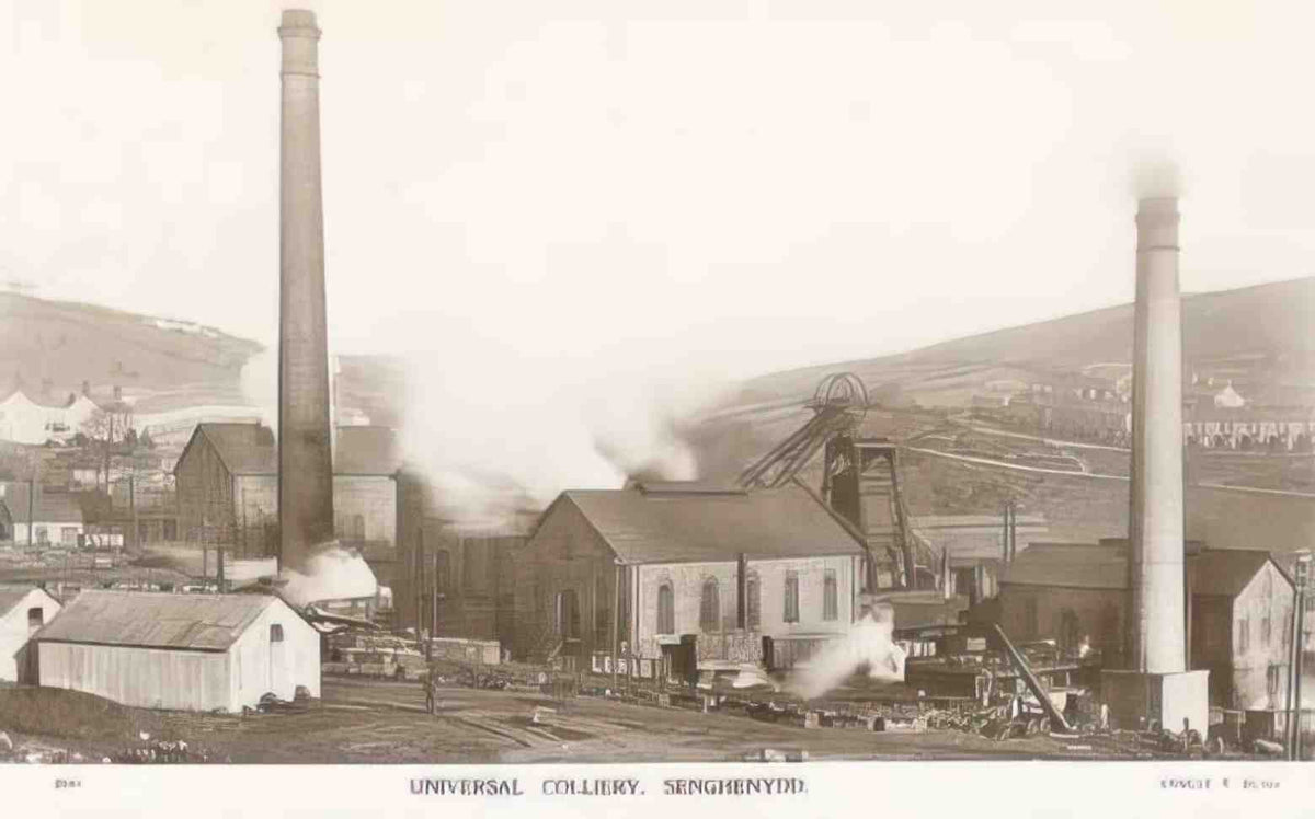 Senghenydd Universal Colliery Vintage A4 Photo Print