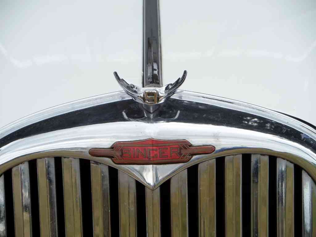 Singer Bonnet Grille Boot 2626 A4 Photo Print