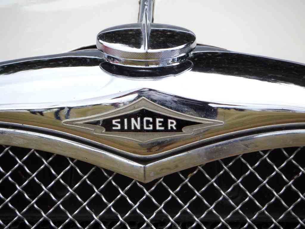 Singer Bonnet Grille Boot 2628 A4 Photo Print