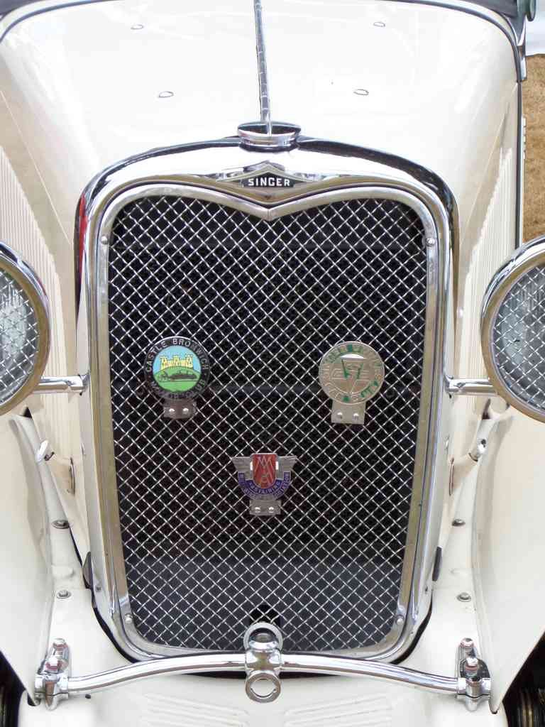 Singer Bonnet Grille Boot 2629 A4 Photo Print