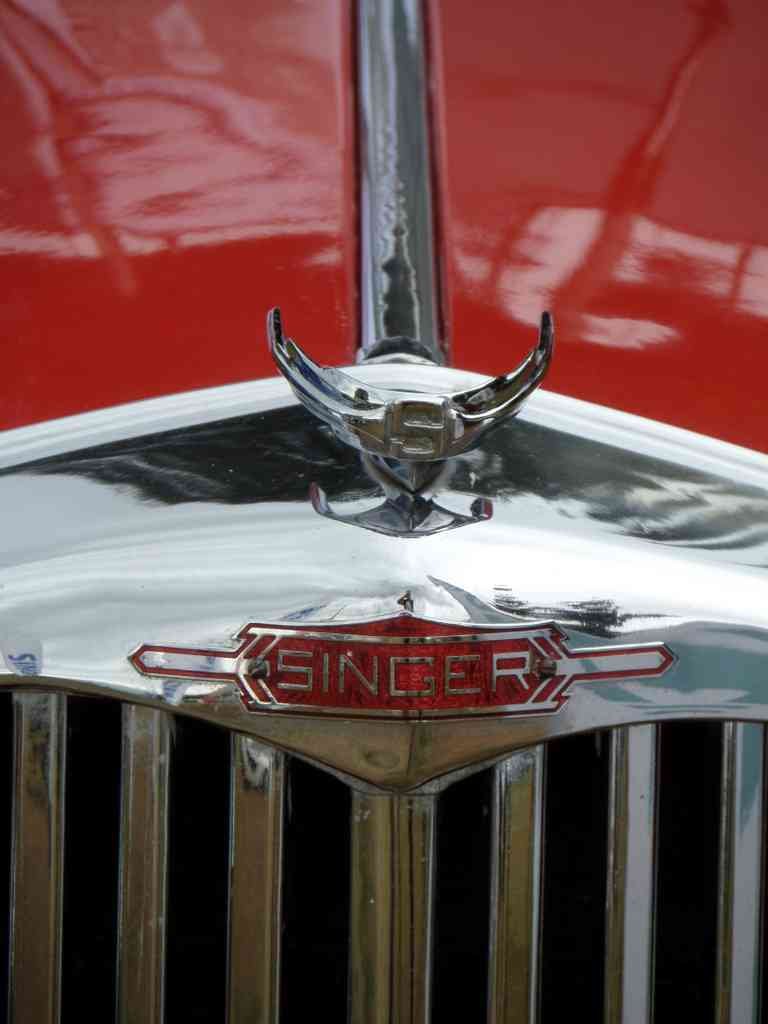 Singer Bonnet Grille Boot 2631 A4 Photo Print