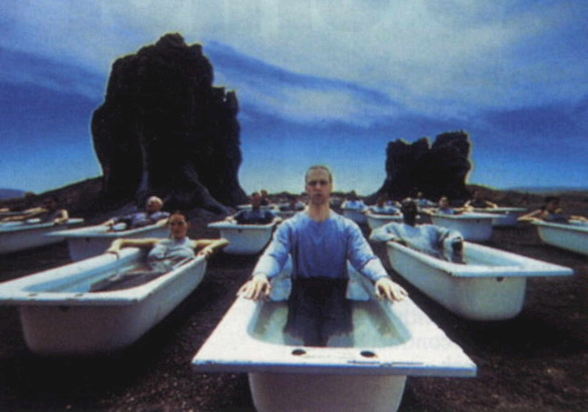 Sun Bathtubs People 1990s Vintage Retro Advert