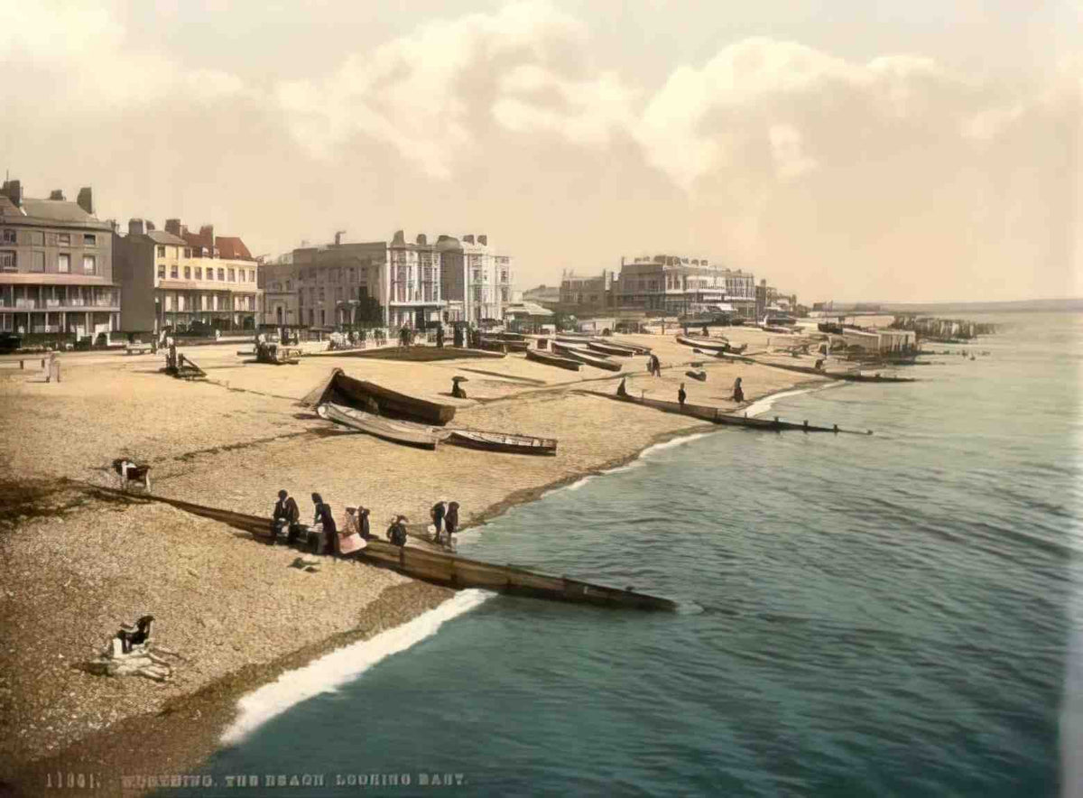 Sussex Worthing Beach looking East Vintage A4 Photo Print
