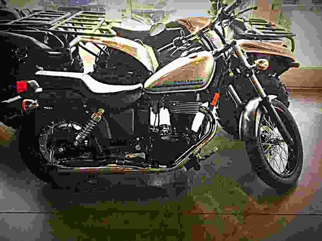 Suzuki Boulevard S40 2018 3 motorbike A4 Photo Print