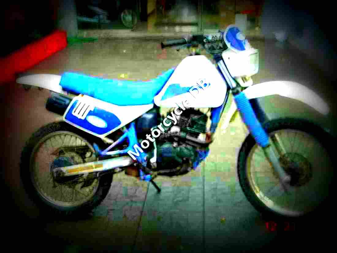 Suzuki DR 125 1992 5 motorbike A4 Photo Print