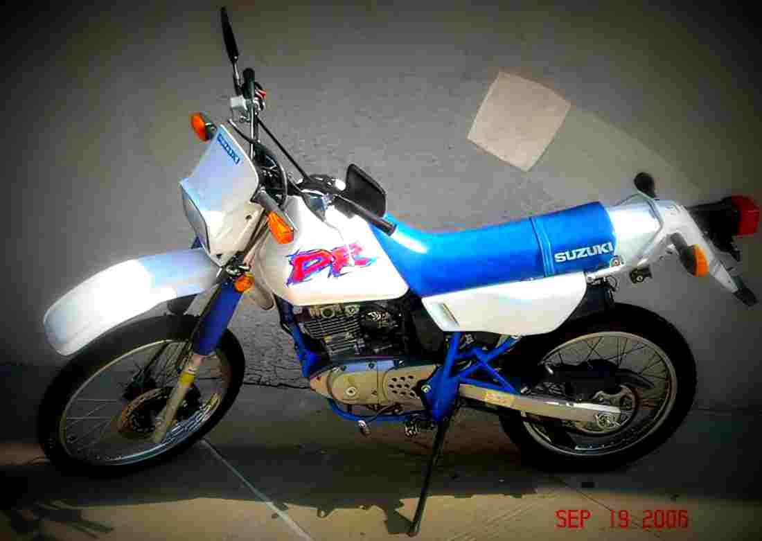 Suzuki DR 125 SE 2000 2 motorbike A4 Photo Print