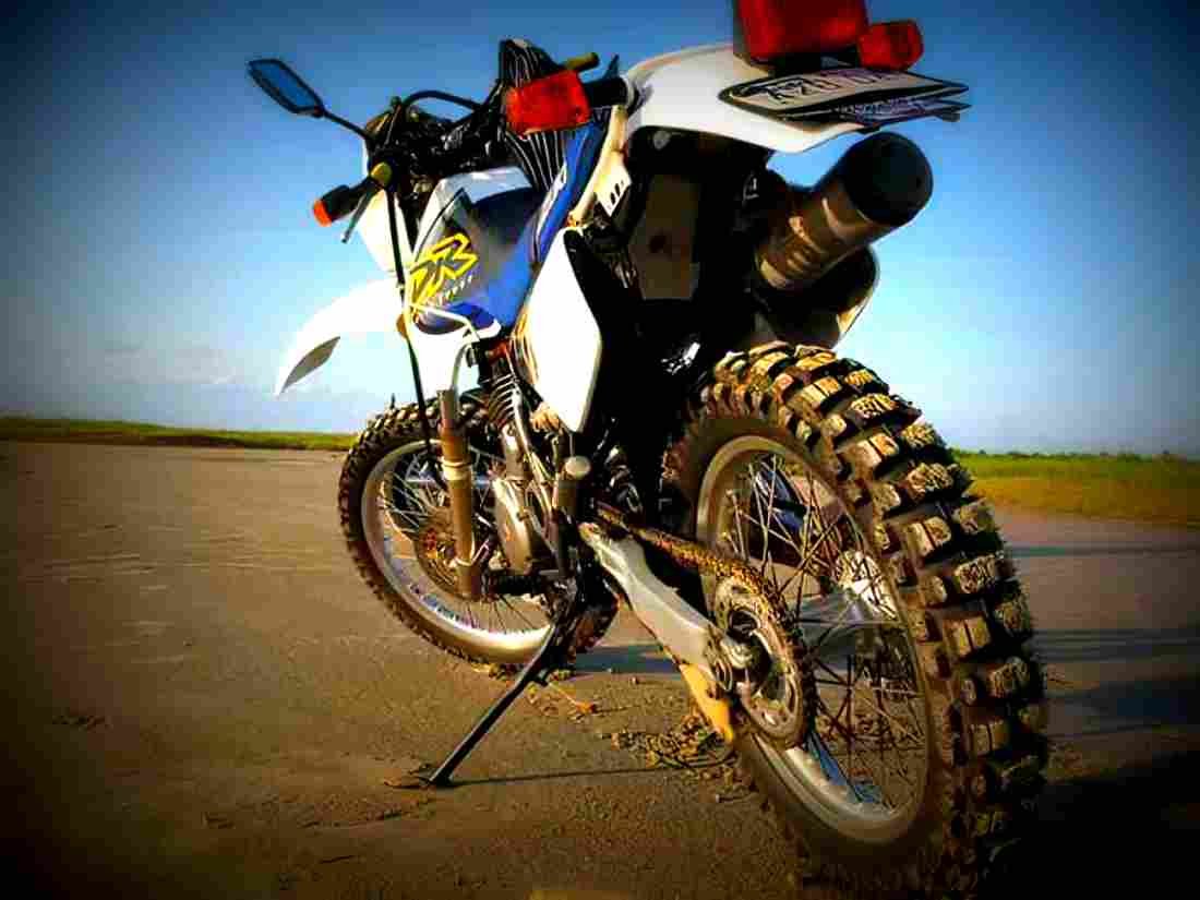 Suzuki DR 350 SE 1999 3 motorbike A4 Photo Print