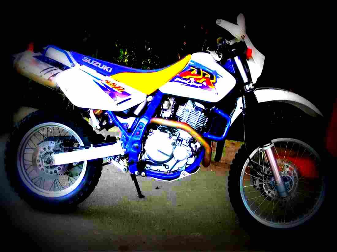 Suzuki DR 650 SE 1996 2 motorbike A4 Photo Print